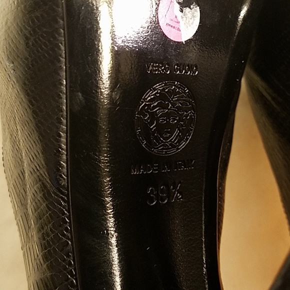 VERSACE BLACK LEATHER PUMPS - Picture 5 of 8